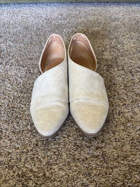 Qupid cut-out flats size 8